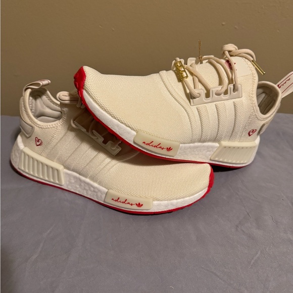 Adidas NMD R1 LIMITED EDITION “Valentines Day” 2023 Women’s size 9 - Picture 2 of 13